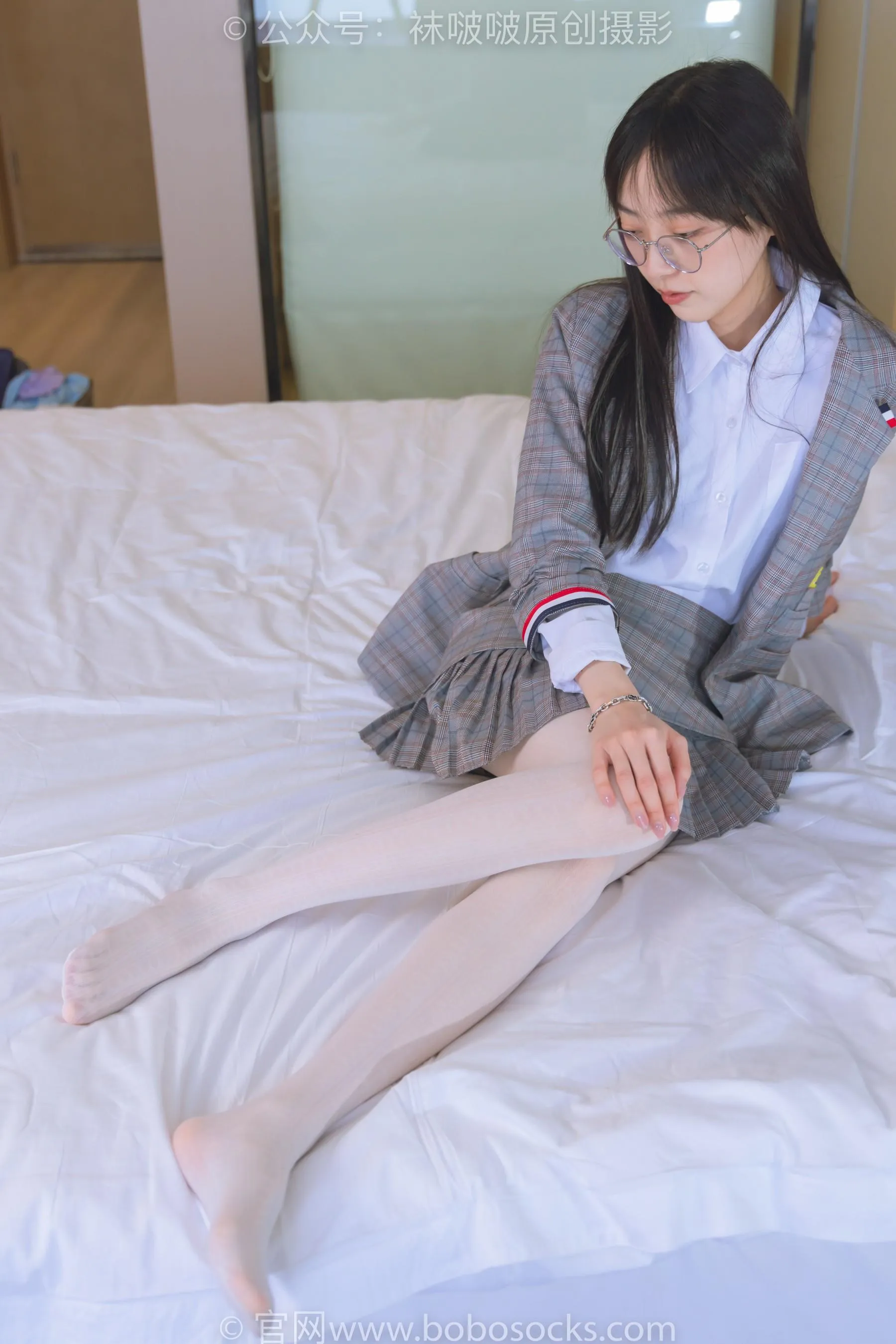 [BoBoSocks袜啵啵]NO.202 稚予-皮鞋、白色蕾丝丝袜、ol风 [87P]插图1